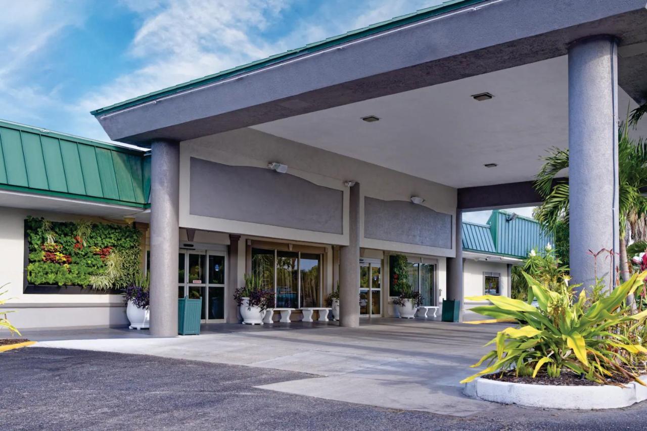 Getaway At The Marina Aparthotel South Bradenton Exterior foto